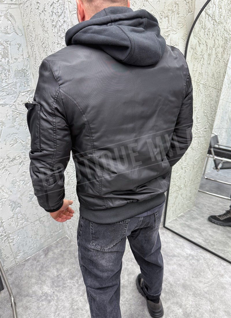Ανδρικό μαύρο μπουφάν με κουκούλα K1006