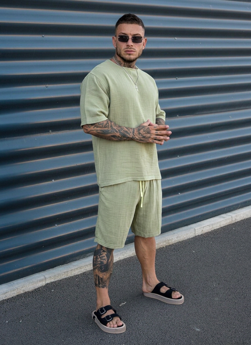 Ανδρικό πράσινο σετ με φαρδιά γραμμή (oversized) και σορτς L2553-5