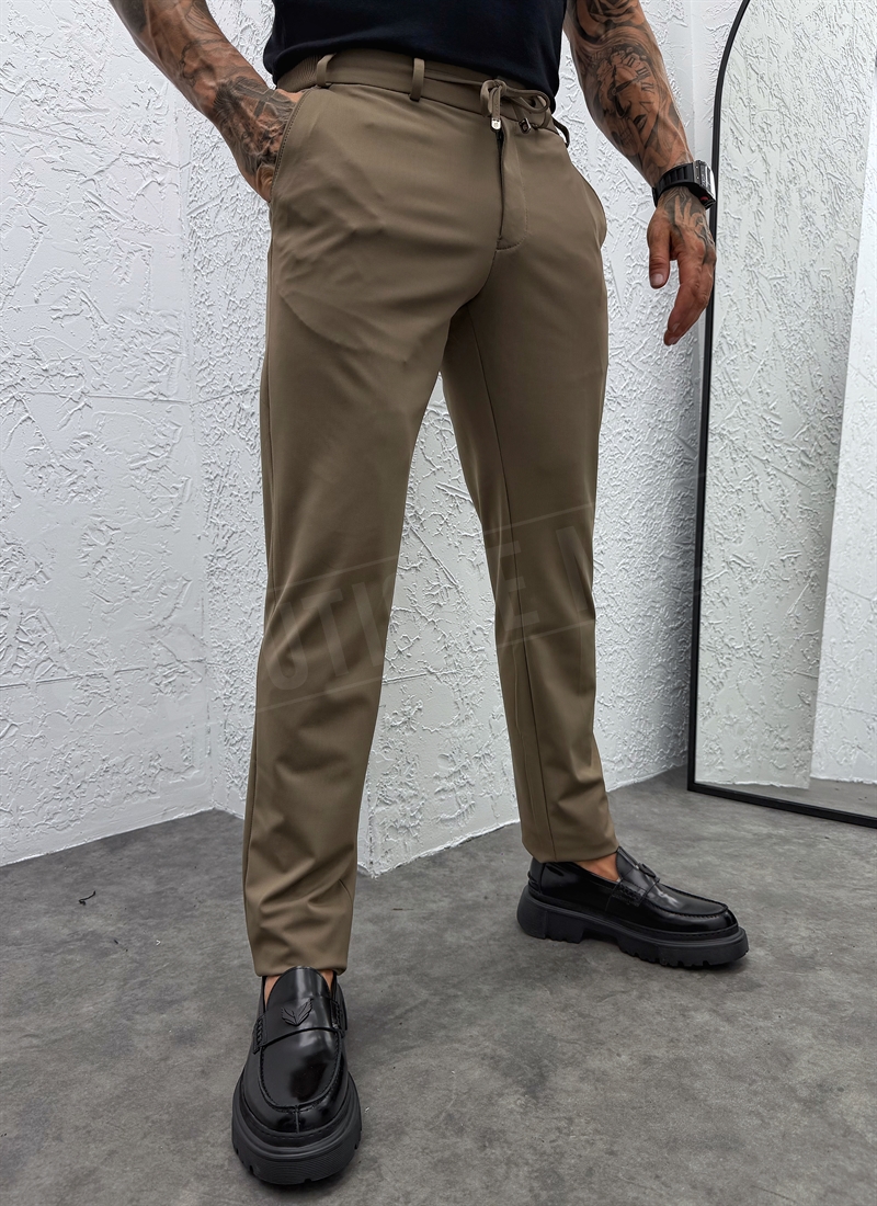 Ανδρικό παντελόνι smart-casual με κορδόνι στη μέση σε καφέ χρώμα P9417-3